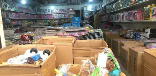 市井烟火中的日用百货批发市场